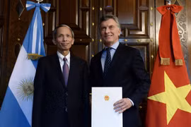 Argentinean President praises Vietnam economic achievement 