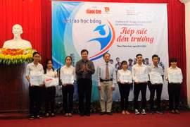 Scholarships give strength to poor new students