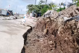 Authorities relocate Bac Lieu residents after landslides