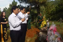 VFF leader pays respect on War Invalids' and Martyrs' Day 