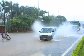 Over 3,000 tourists stuck in Co To island over storm