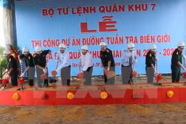 Patrol road built along Vietnam-Cambodia border