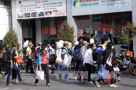 Low Tet bonuses stop workers from going home