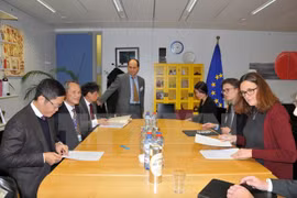 Vietnam, EU seek to accelerate FTA signing