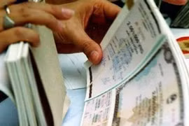Changed taste boosts long-term G-bond trading