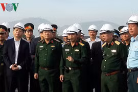 Minister inspects dioxin decontamination at Da Nang airport