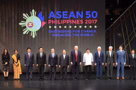 Vietnamese PM attends ASEAN Summit in Philippines