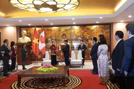 Hanoi leader receives Canada’s Ontario Premier, Pakistani guest