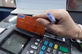 Cash payment declines by 2 percent in six years