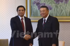 Japanese leaders receive Vietnamese Party official 