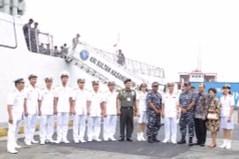 Indonesian naval ships visit HCM City