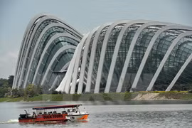 Singapore tourism posts record international arrivals in 2016