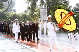 National leaders pay tribute to late leader, martyrs on National Day
