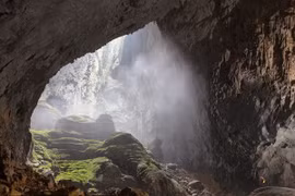Quang Binh promotes tourism in Hanoi