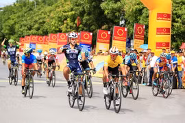 Korean racer wins fourth stage of cycling tournament