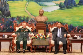 Lao leaders hail contributions of Vietnamese voluntary soldiers 