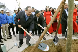 Fatherland Front leader promotes tree-planting cause