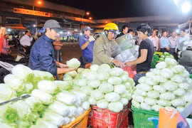 Wholesale markets seek HCM City’s approval to raise fees