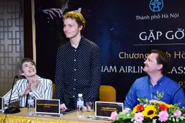 London Symphony Orchestra ready for concert in Hanoi 