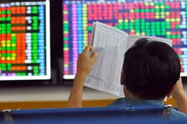 Market down on fragile confidence