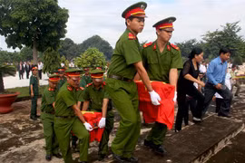 Burial service held for Vietnamese volunteer soldiers in Cambodia
