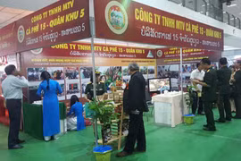 Vietnam-Laos Trade Fair opens to mark bilateral diplomatic ties