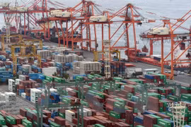 Thailand raises growth forecast for 2017, 2018
