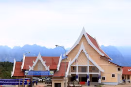 Border youth friendship village handed over to Laos 