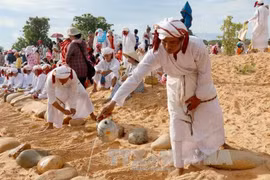 Ninh Thuan: Muslim Cham people busy preparing for Ramuwan