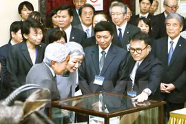 Japanese Emperor, Empress visit biology museum in Hanoi