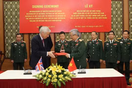 Vietnam, UK boost defence cooperation