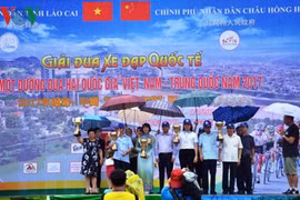 Int’l cycling race closes in Lao Cai 