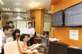 VN-Index hits new 10-year high on investor optimism