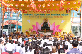 Jade Buddha statue comes to Soc Trang