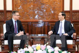 President receives outgoing Finnish, Greek ambassadors