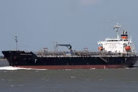 Rescuers asked to avoid pollution in saving stranded foreign tanker