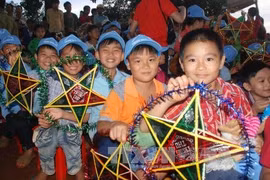 Programmes for children to enjoy Mid-autumn Festival