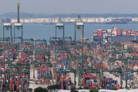 Singapore's non-oil exports surge 17 percent in August