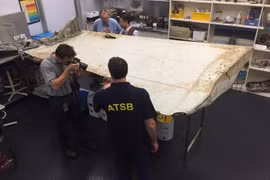 Australian, Malaysian ministers thank MH370 search crews