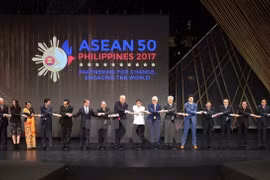 ASEAN Summit opens in Philippines
