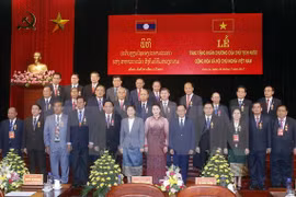 Leaders of Lao provinces awarded Vietnamese President’s Orders