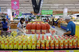 Lower food prices pull CPI down in May