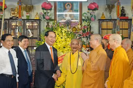 President visits Vietnam Buddhist Sangha Supreme Patriarch