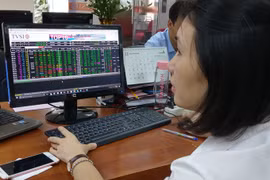 Shares rise amid growing caution