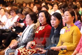 Vietnamese women play significant role in development 