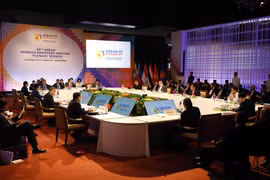ASEAN foreign ministers agree on draft COC framework