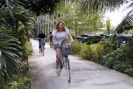 Vietnam records surge in foreign tourists 
