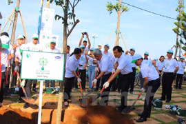 Dialogue discusses environmental protection measures
