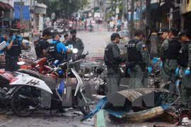 Thailand: bomb attacks army vehicles
