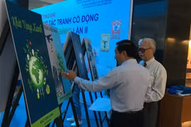 HCM City students’ paintings on peace on display
